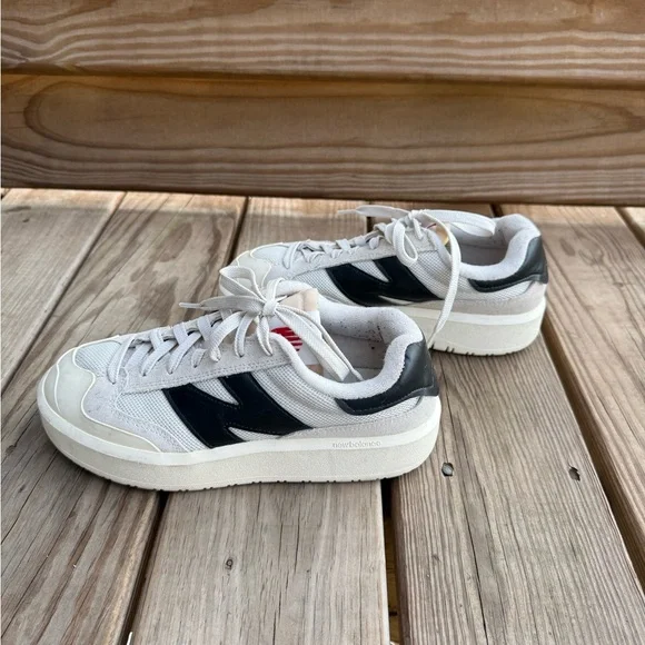 New Balance Men's Sneakers in White and Black - Picture 3 of 8